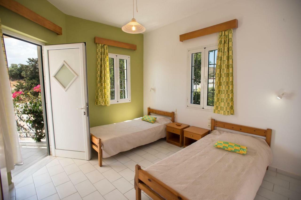 Kazakis Nikos Rooms Pitsidia Exterior photo